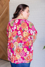 Load image into Gallery viewer, Flit About Floral Top in Pink