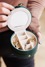 Load image into Gallery viewer, Circular Travel Jewelry Case in Green